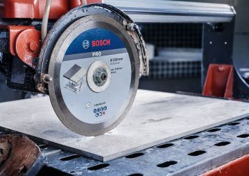 Алмазний відрізний круг по кераміці Bosch PRO Ceramic 200x25.4x2.2x10 мм