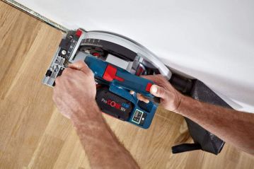 Аккумуляторная погружная дисковая пила Bosch GKT 18V-52 GC
