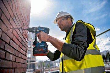 Аккумуляторный ударный шуруповерт Bosch GSB 18V-150 C