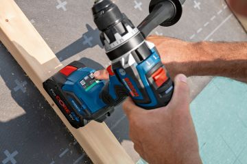 Аккумуляторный ударный шуруповерт Bosch GSB 18V-150 C