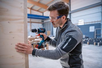 Аккумуляторный ударный шуруповерт Bosch GSB 18V-90 C