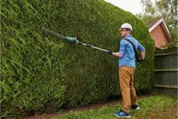 Аккумуляторный кусторез Bosch UniversalHedgePole 18 Solo